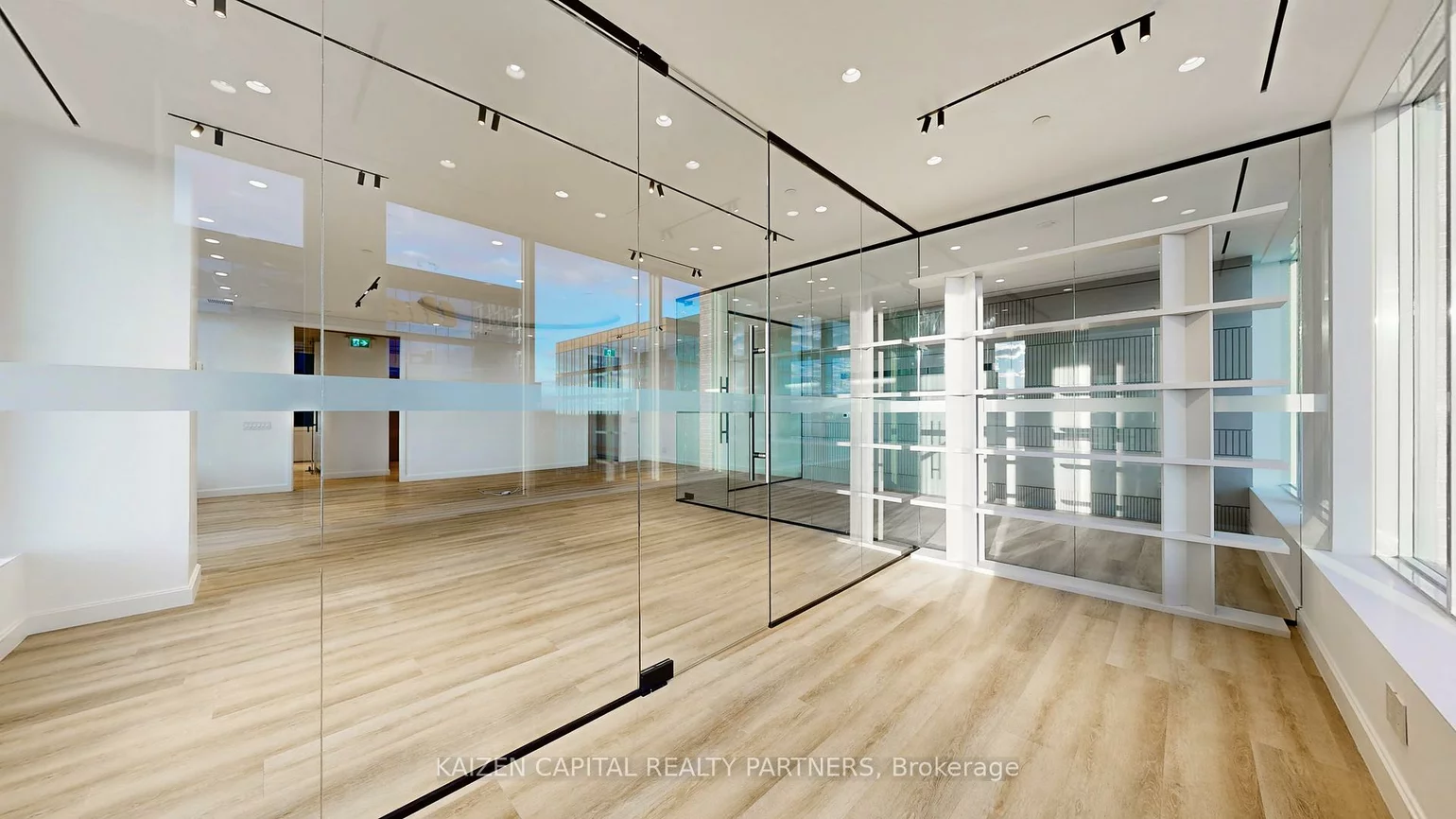 130, Queens, Waterfront Communities C8, Toronto