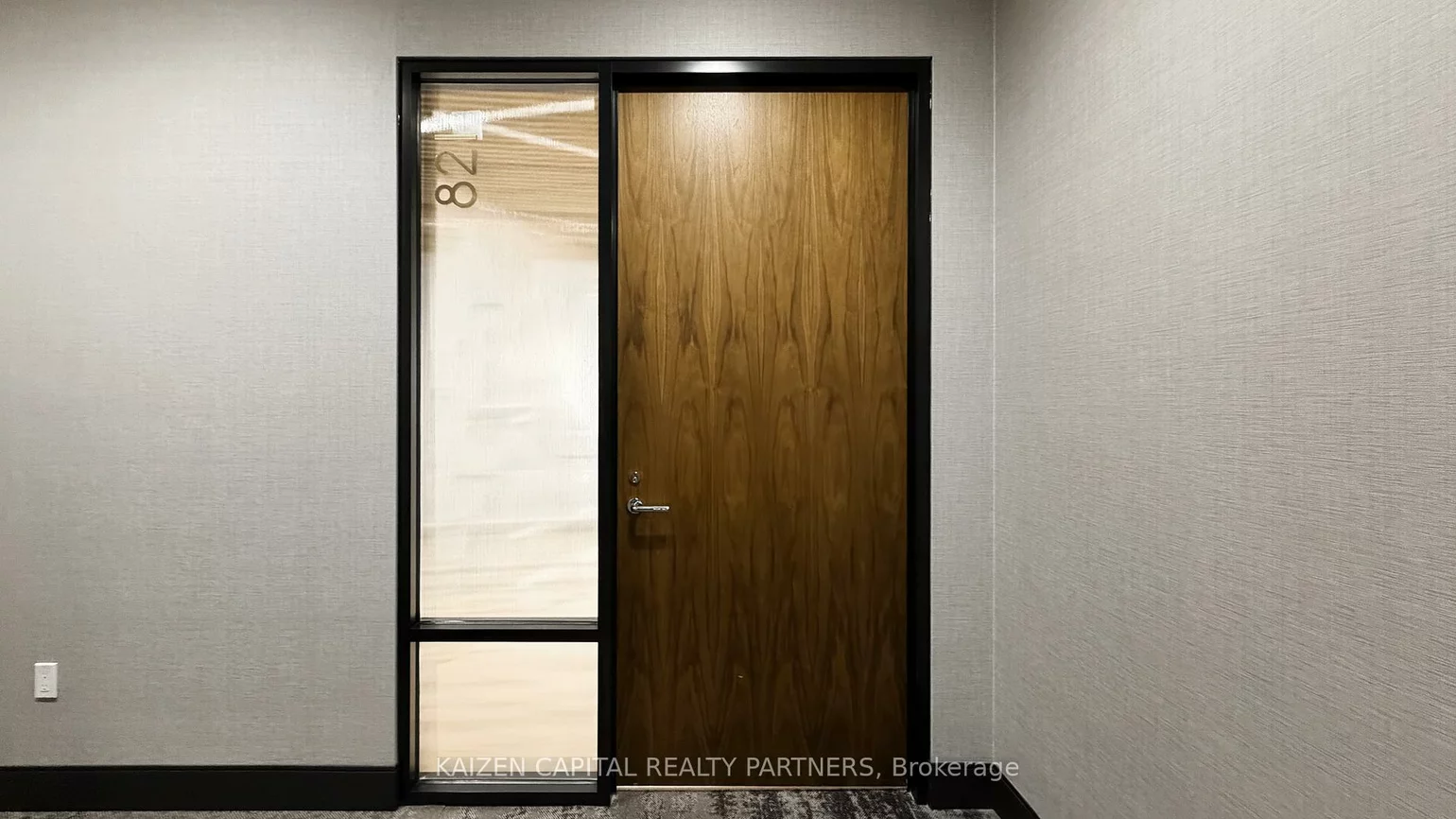 130, Queens, Waterfront Communities C8, Toronto