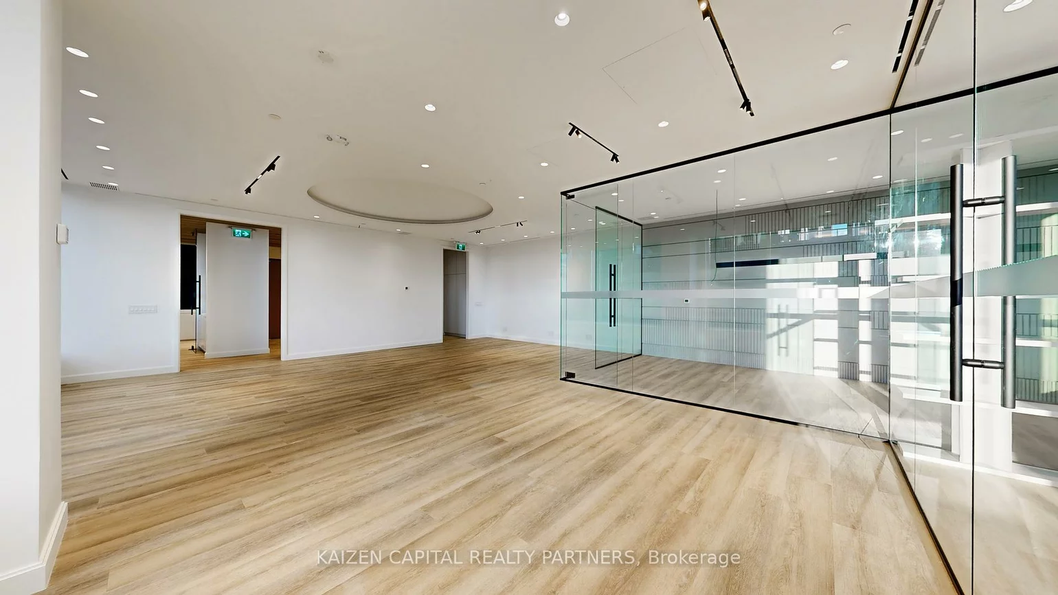 130, Queens, Waterfront Communities C8, Toronto