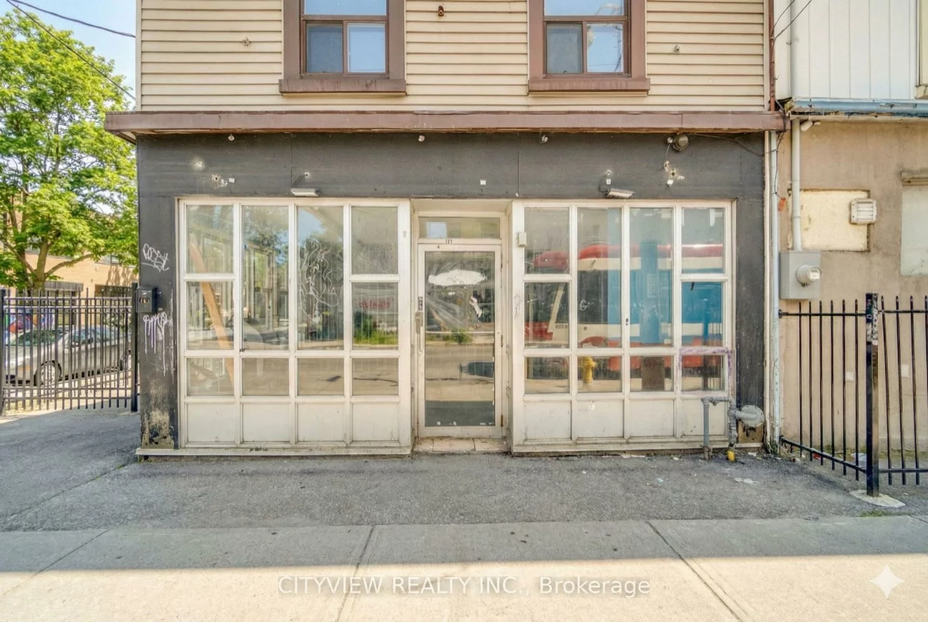 345, Dundas, Moss Park, Toronto