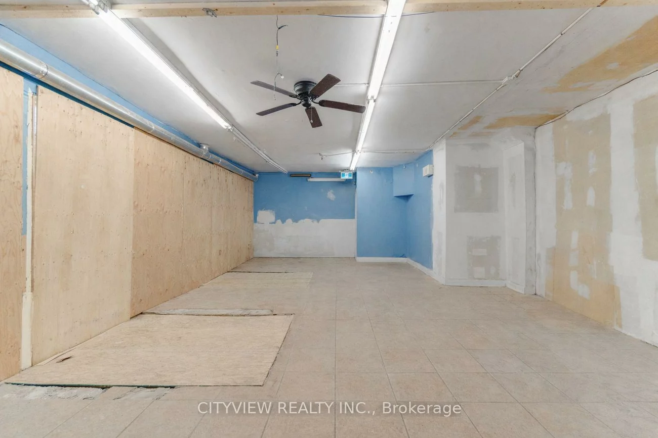 345, Dundas, Moss Park, Toronto