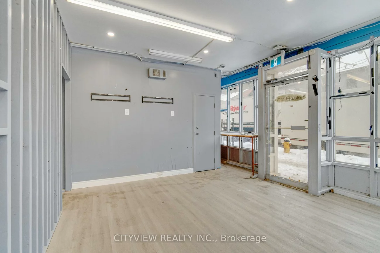 345, Dundas, Moss Park, Toronto