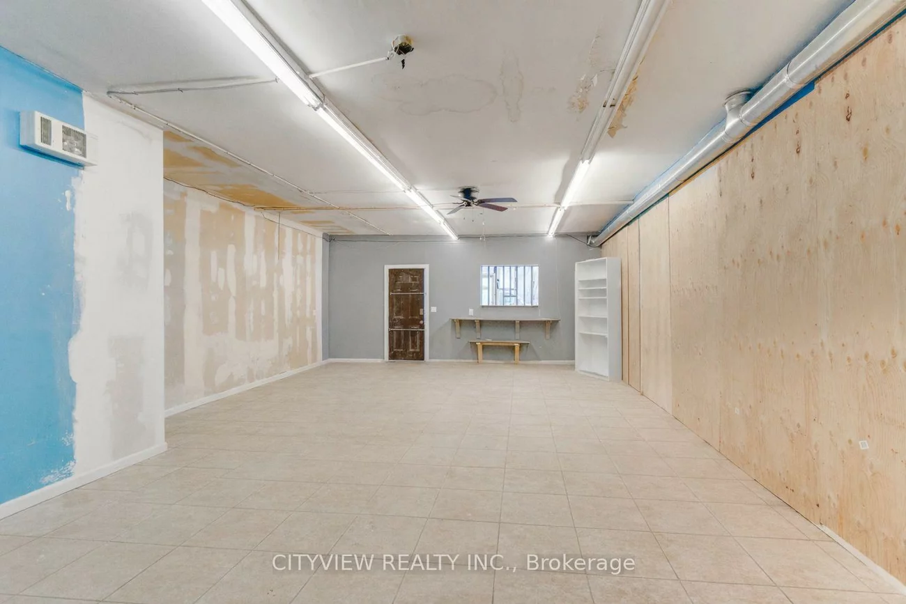 345, Dundas, Moss Park, Toronto