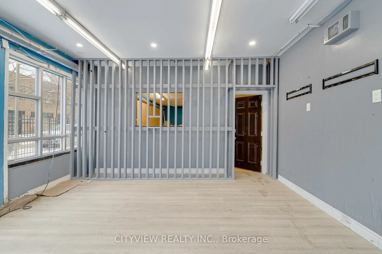 345, Dundas, Moss Park, Toronto