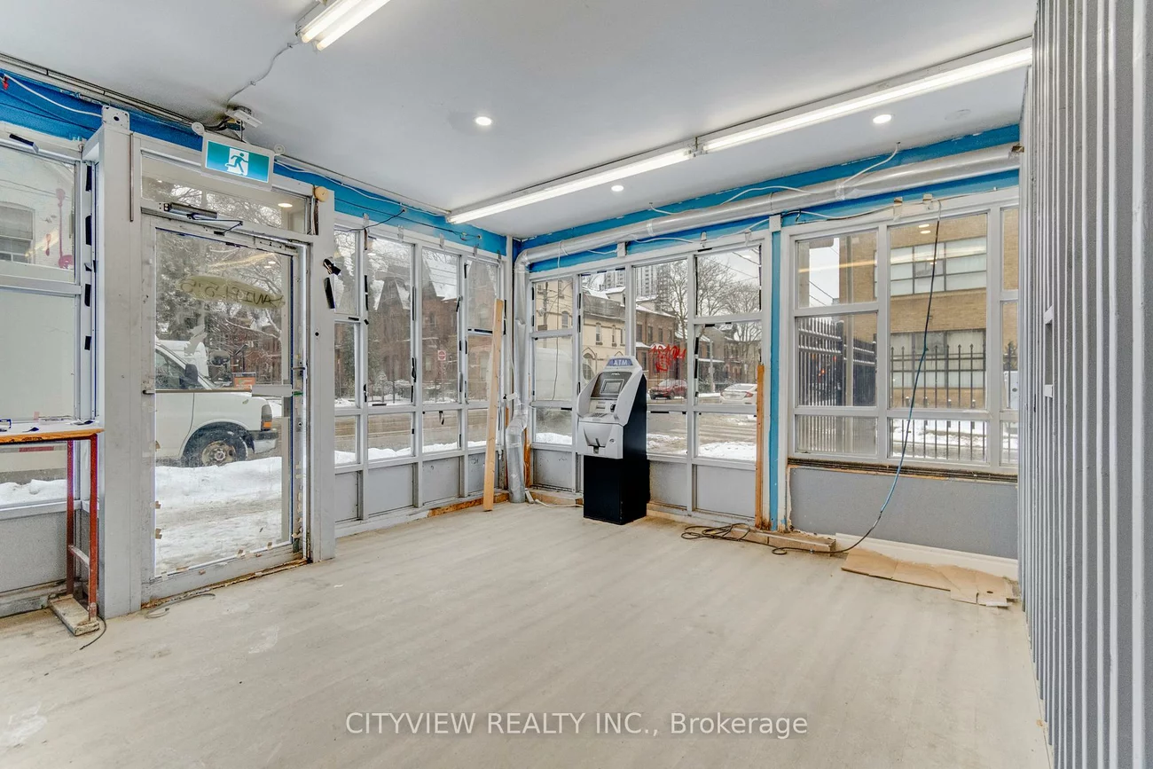 345, Dundas, Moss Park, Toronto