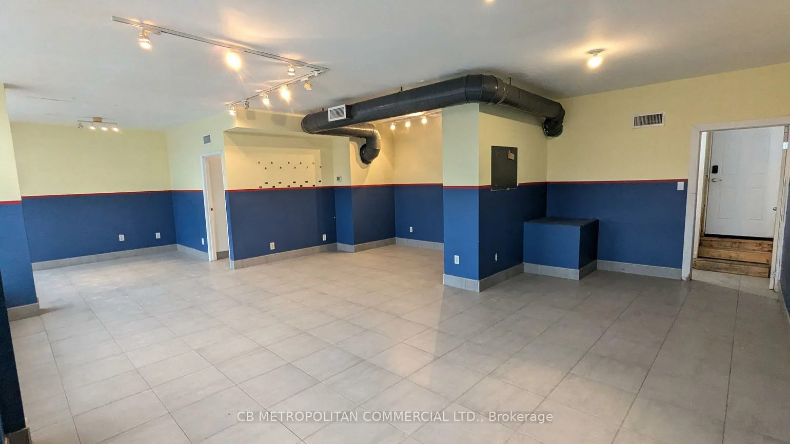 215, Queen, Waterfront Communities C1, Toronto