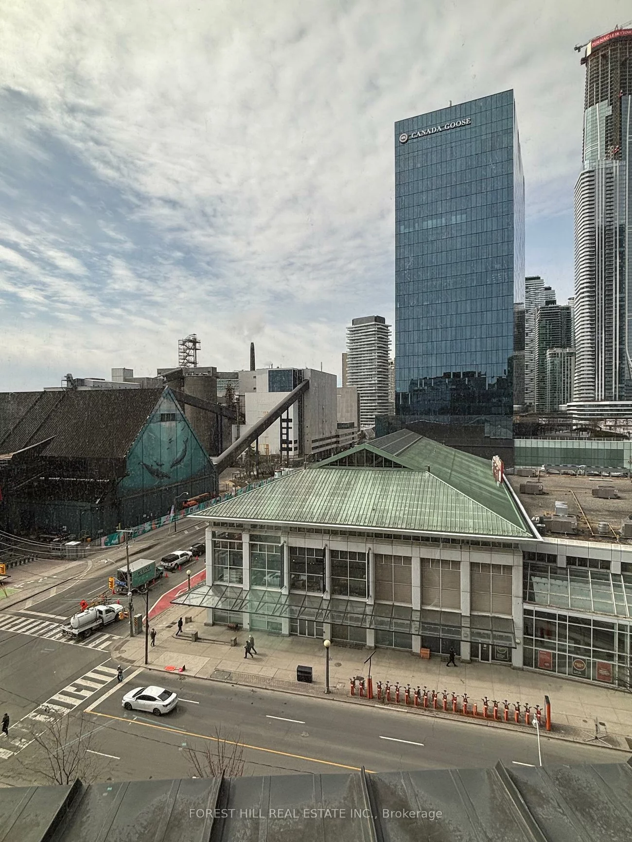 130, Queens, Waterfront Communities C8, Toronto