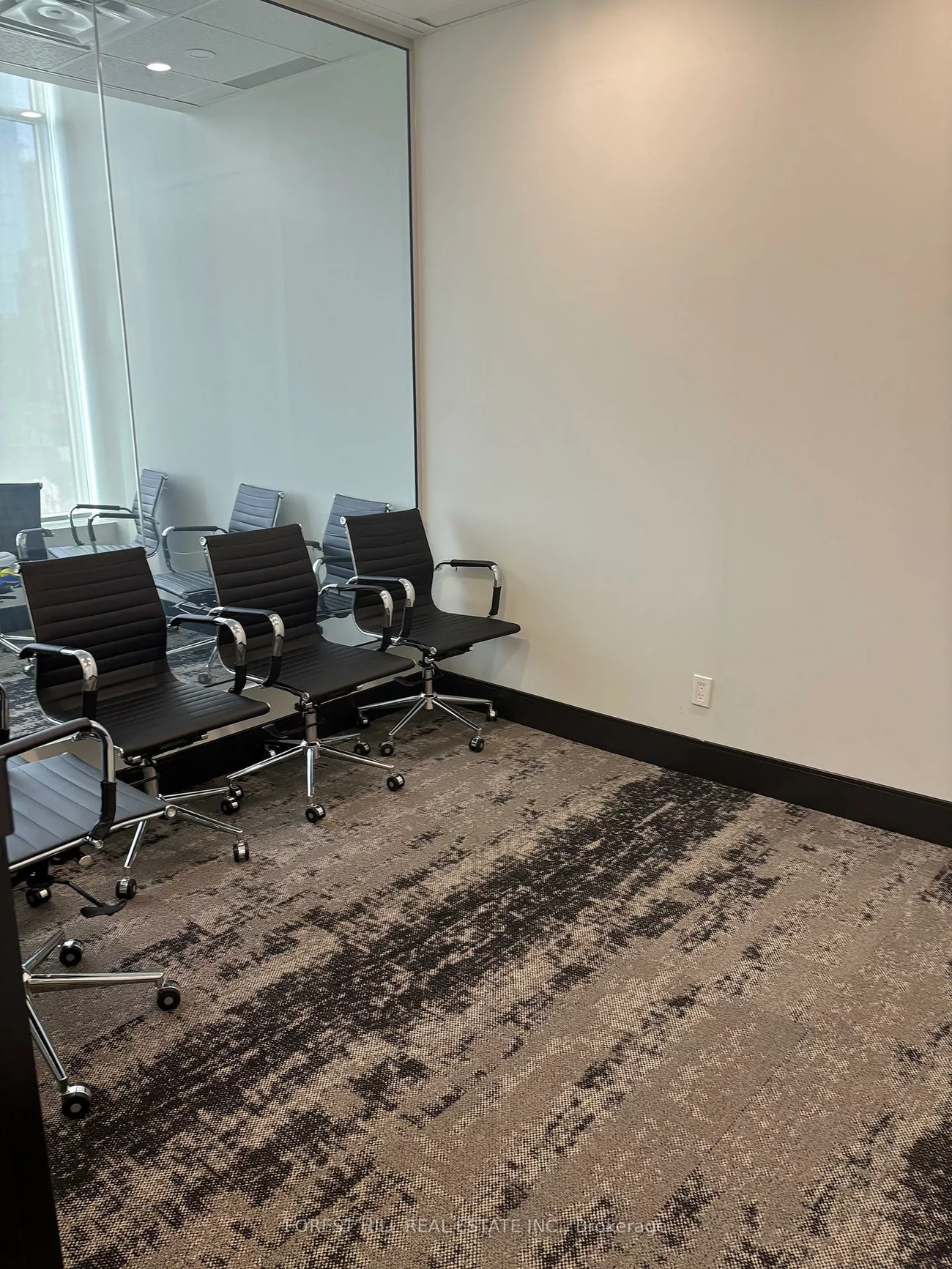 130, Queens, Waterfront Communities C8, Toronto