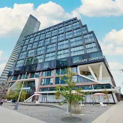 130, Queens, Waterfront Communities C8, Toronto