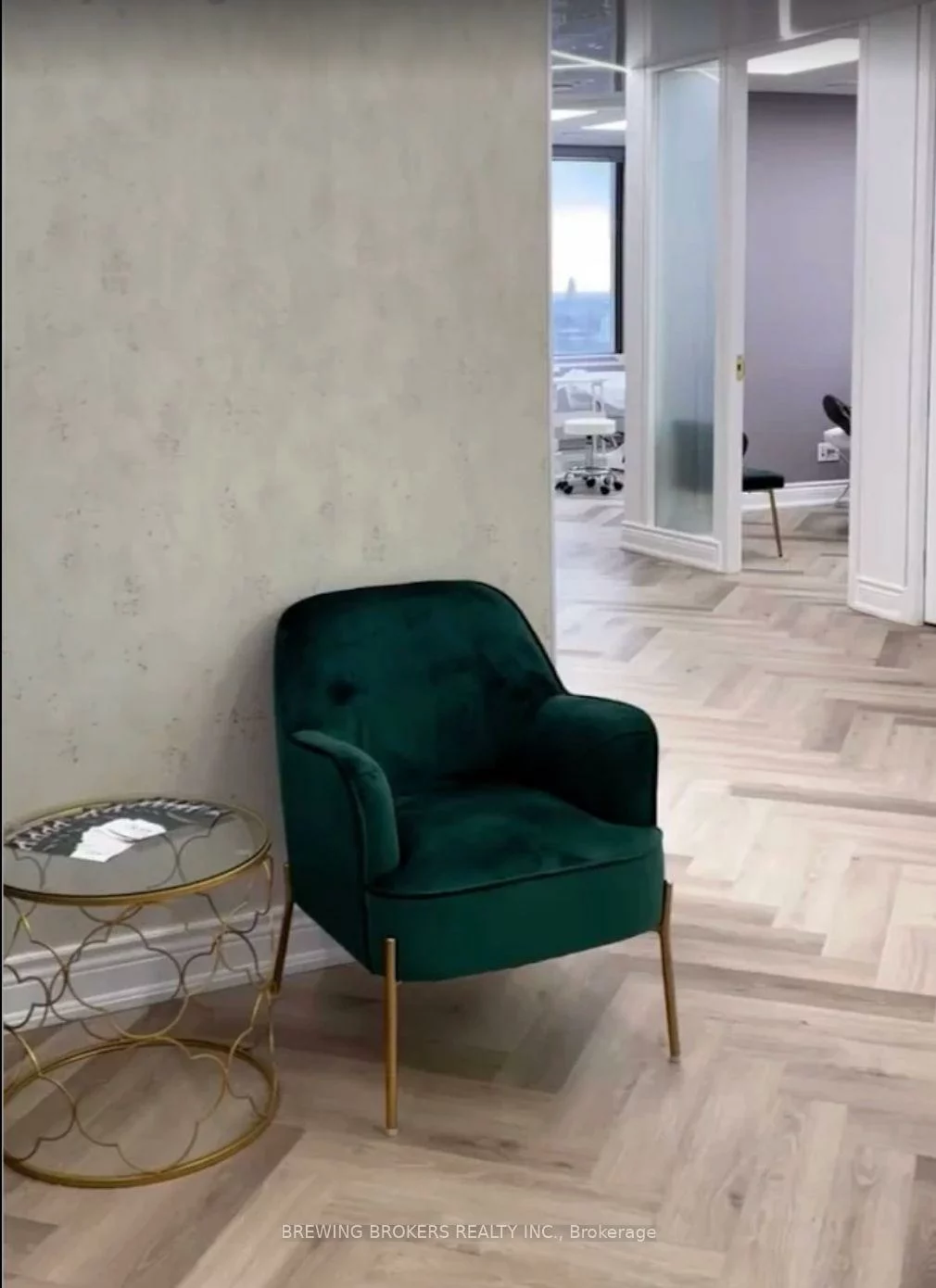 20, Eglinton, Yonge-Eglinton, Toronto