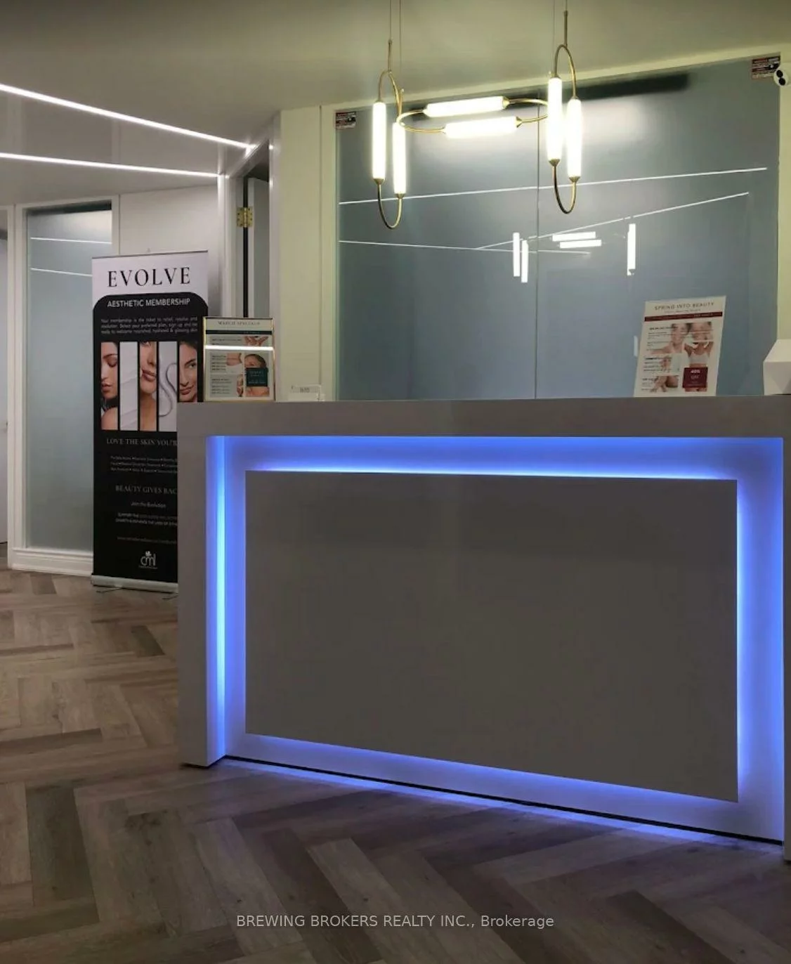 20, Eglinton, Yonge-Eglinton, Toronto