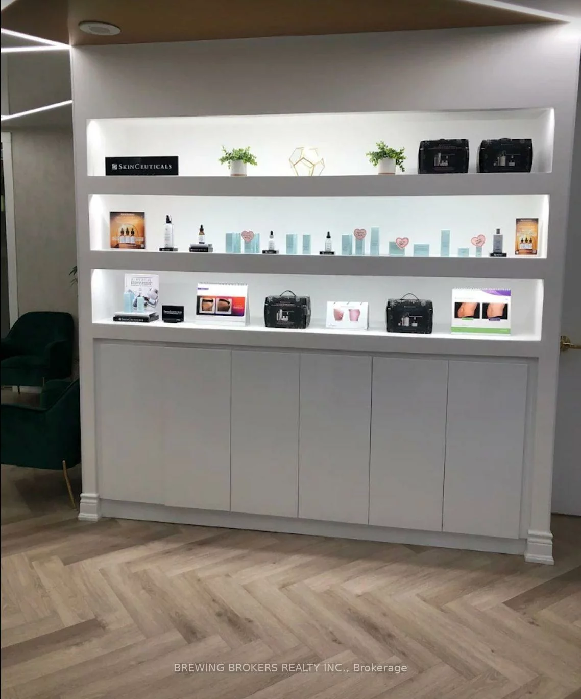 20, Eglinton, Yonge-Eglinton, Toronto