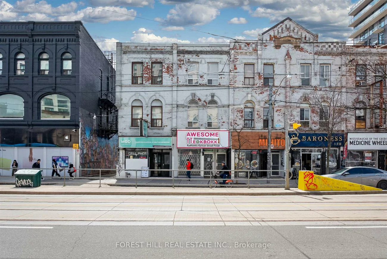 283, College, Kensington-Chinatown, Toronto