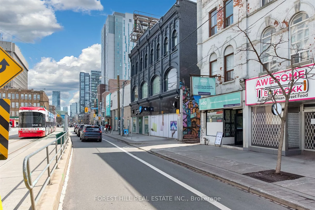 283, College, Kensington-Chinatown, Toronto