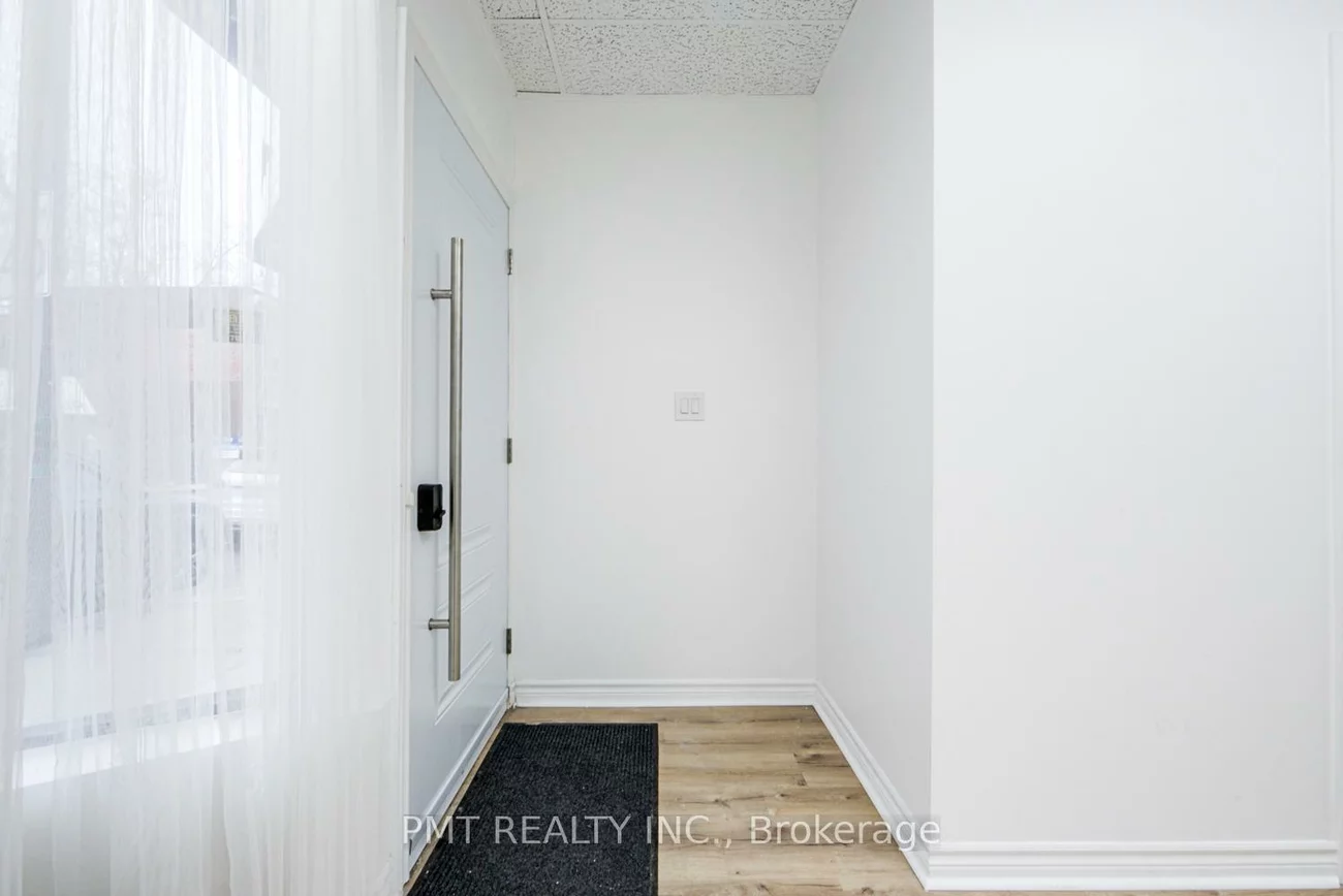 1092, Bathurst, Annex, Toronto