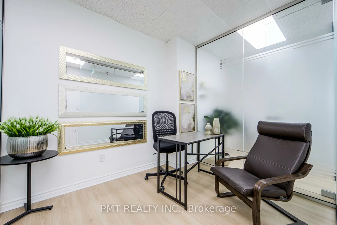 1092, Bathurst, Annex, Toronto