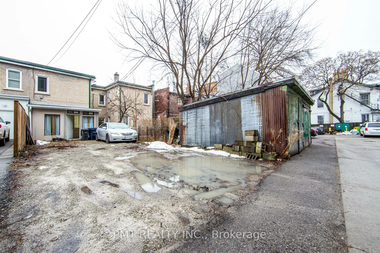 1092, Bathurst, Annex, Toronto