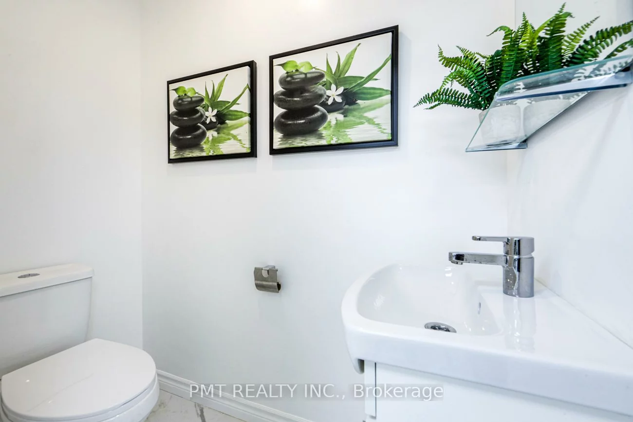 1092, Bathurst, Annex, Toronto