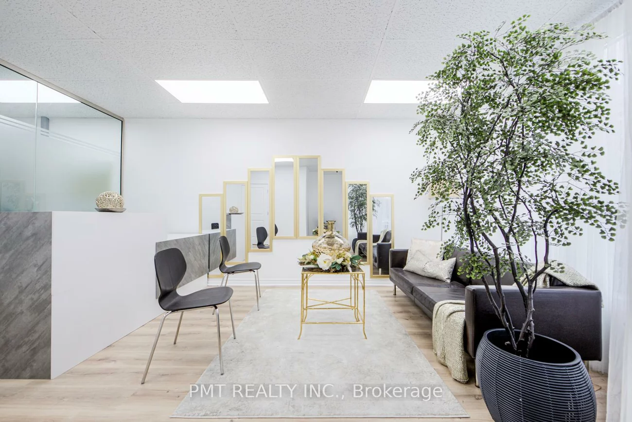 1092, Bathurst, Annex, Toronto