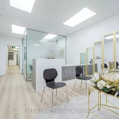 1092, Bathurst, Annex, Toronto