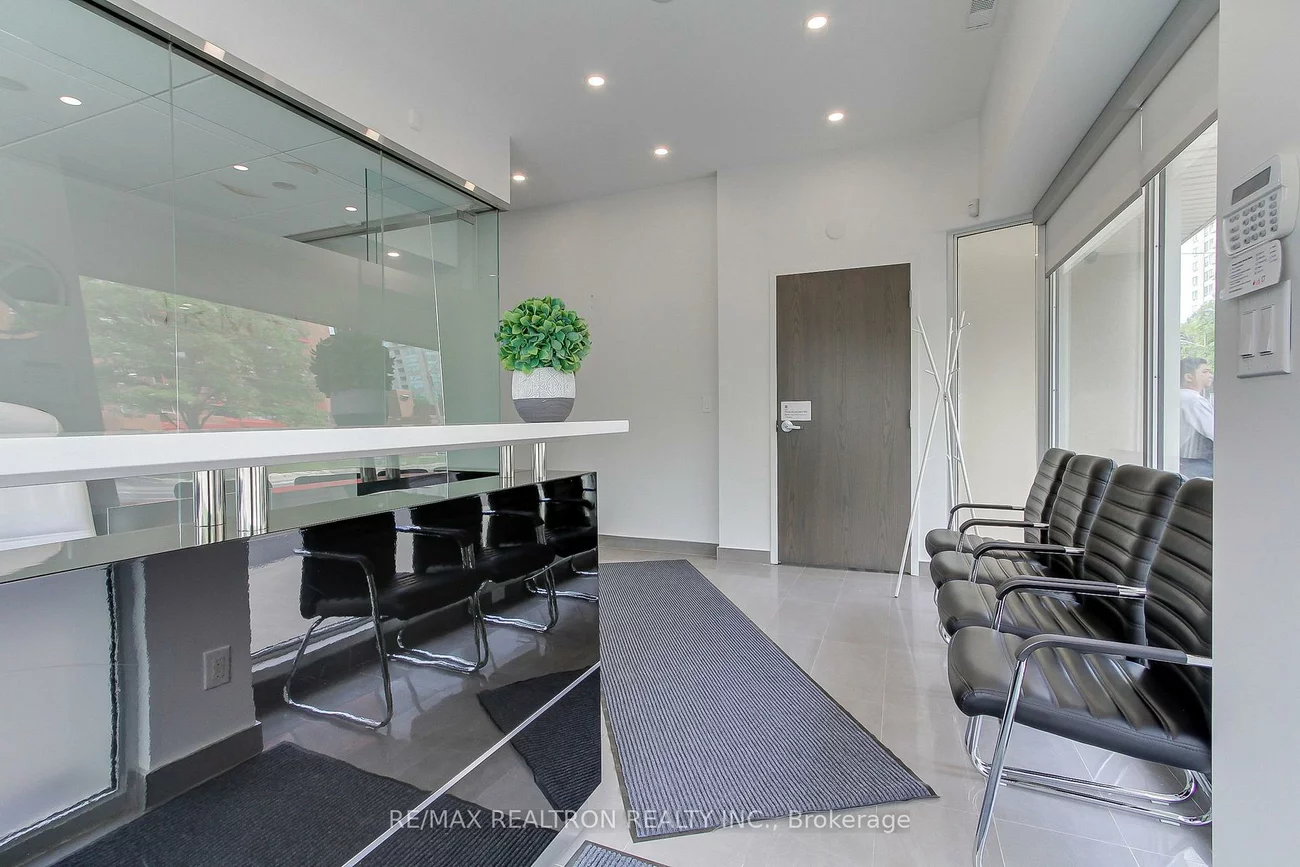 3173, Bathurst, Bedford Park-Nortown, Toronto
