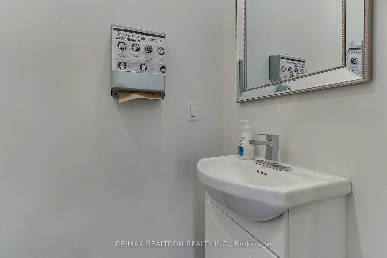 3173, Bathurst, Bedford Park-Nortown, Toronto