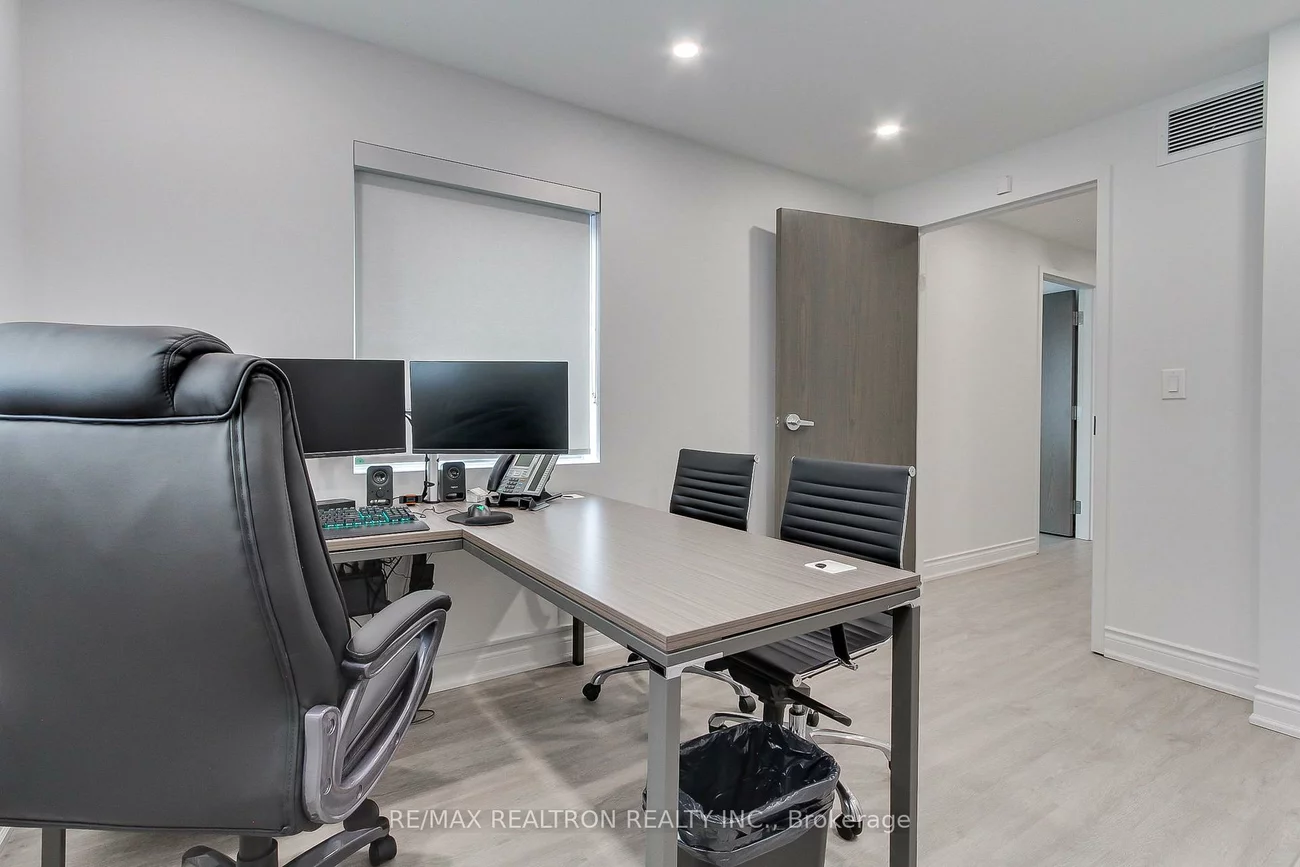 3173, Bathurst, Bedford Park-Nortown, Toronto