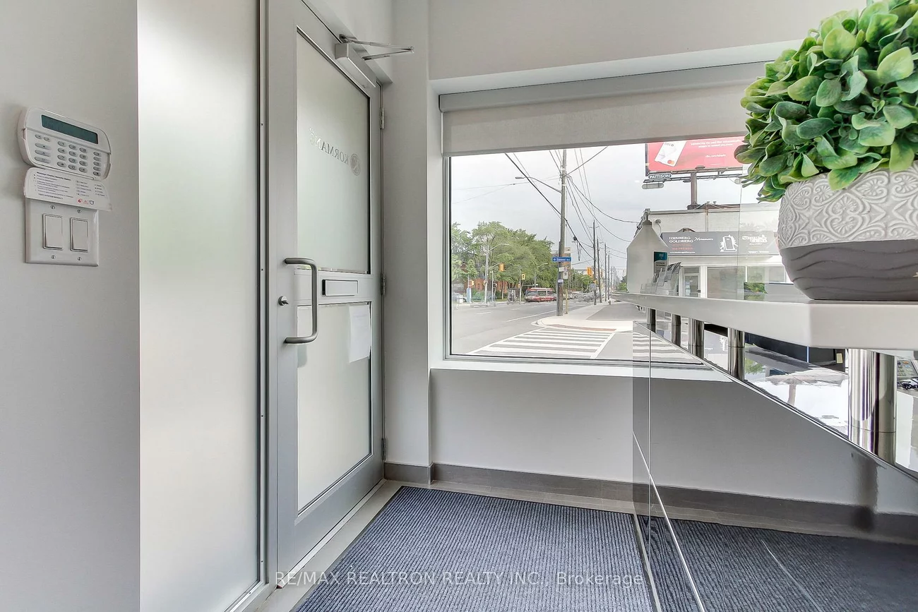 3173, Bathurst, Bedford Park-Nortown, Toronto