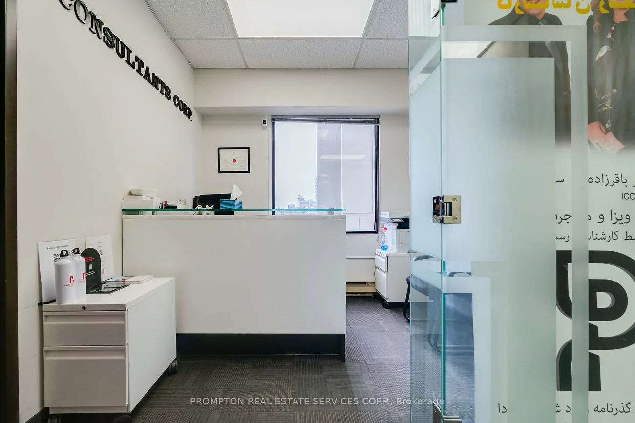 6075, Yonge, Newtonbrook East, Toronto