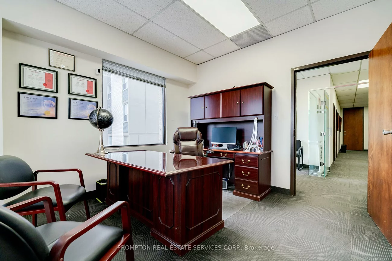 6075, Yonge, Newtonbrook East, Toronto