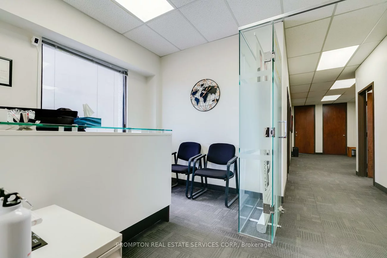 6075, Yonge, Newtonbrook East, Toronto