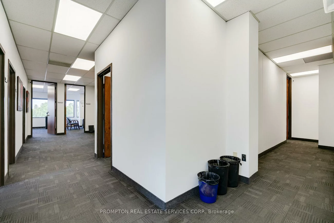 6075, Yonge, Newtonbrook East, Toronto
