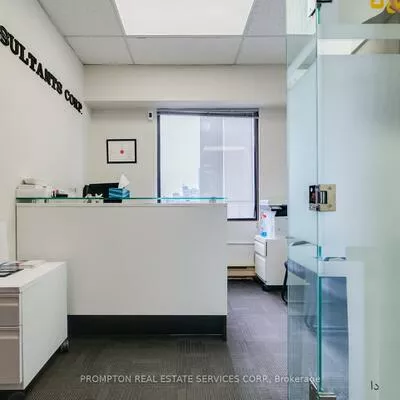 6075, Yonge, Newtonbrook East, Toronto
