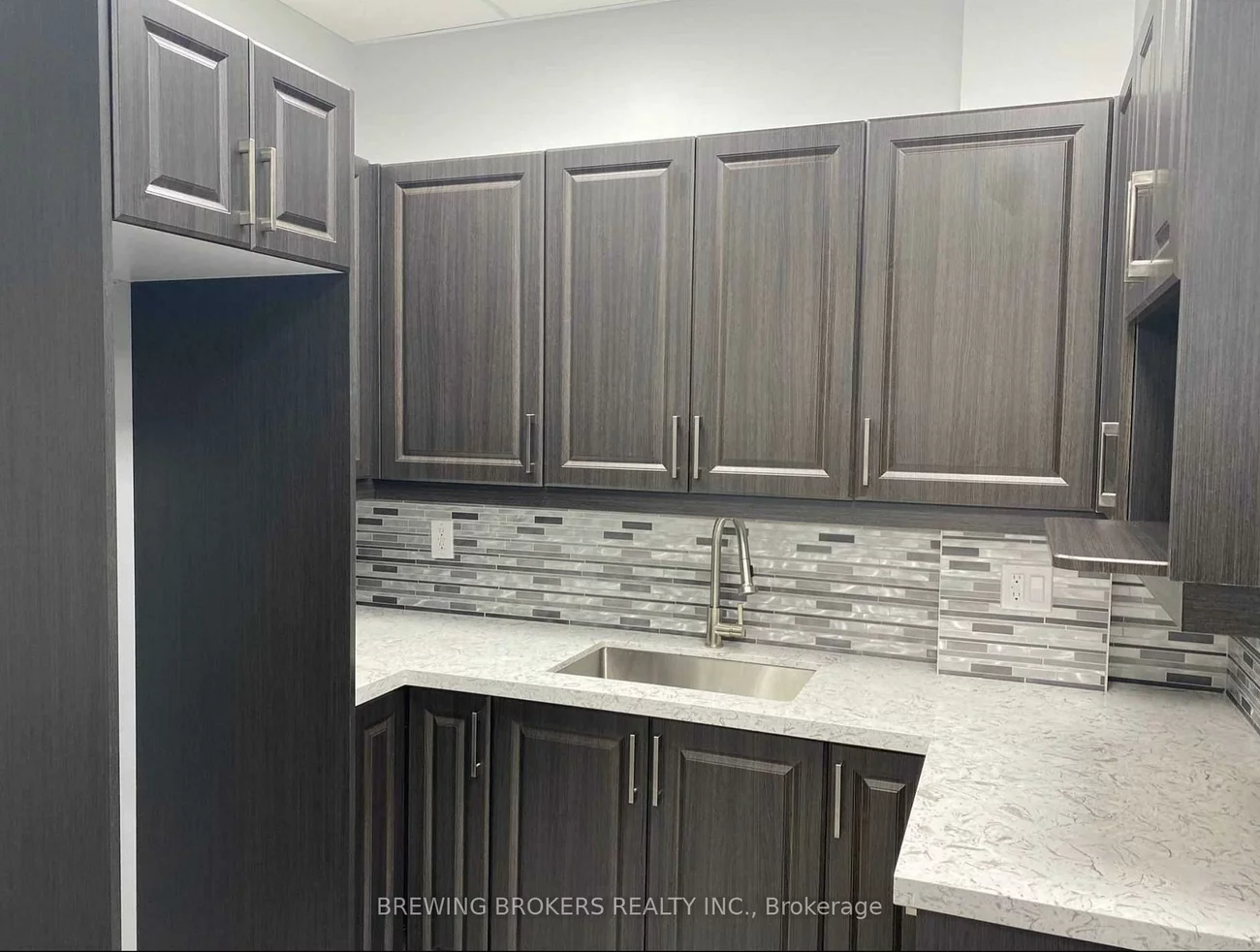 18, Wynford, Banbury-Don Mills, Toronto