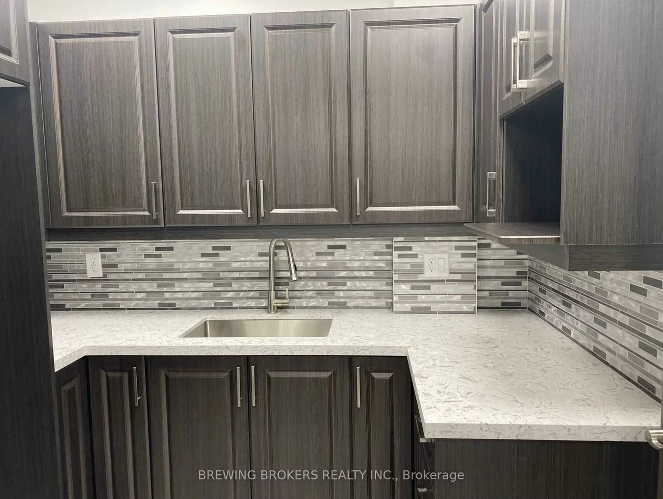 18, Wynford, Banbury-Don Mills, Toronto