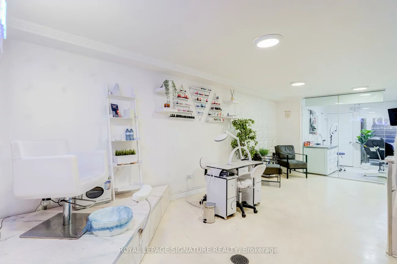1116, College, Dufferin Grove, Toronto