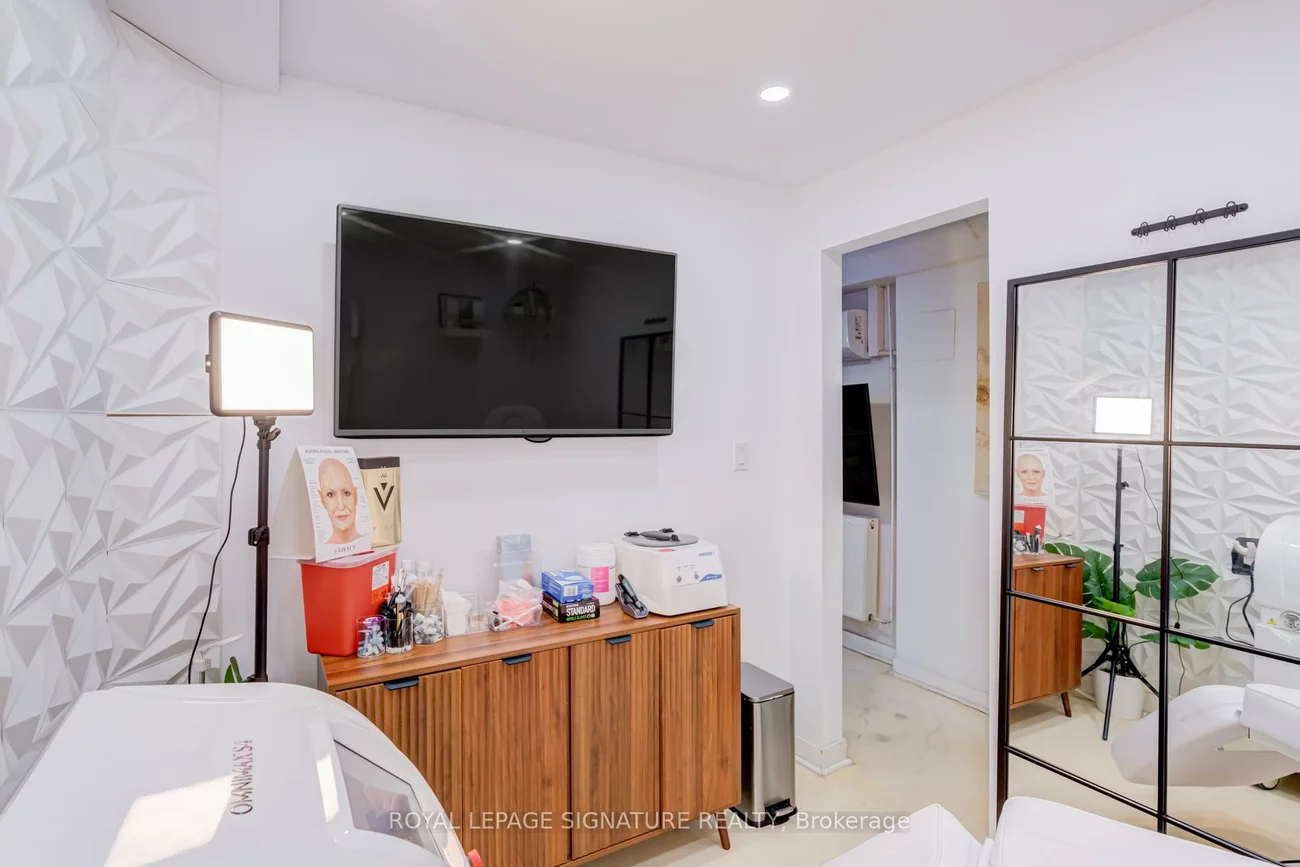 1116, College, Dufferin Grove, Toronto