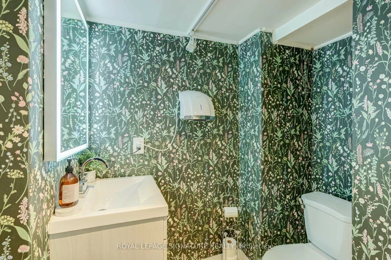 1116, College, Dufferin Grove, Toronto