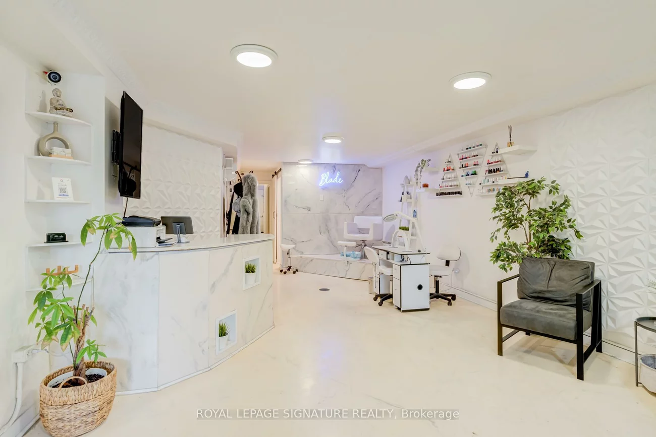 1116, College, Dufferin Grove, Toronto
