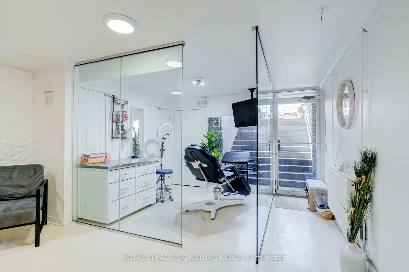 1116, College, Dufferin Grove, Toronto
