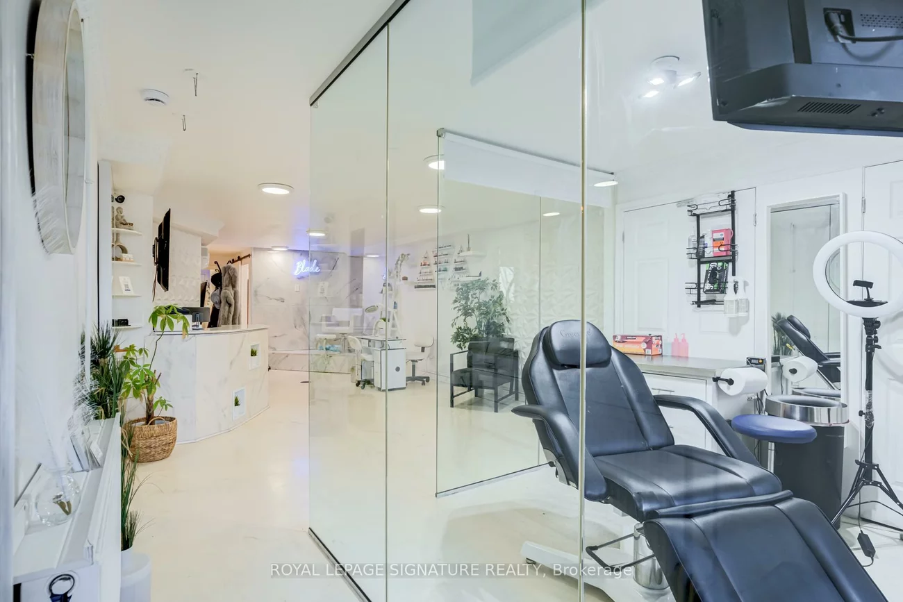 1116, College, Dufferin Grove, Toronto