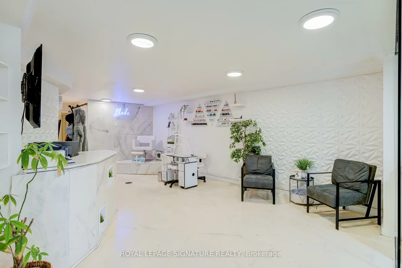 1116, College, Dufferin Grove, Toronto