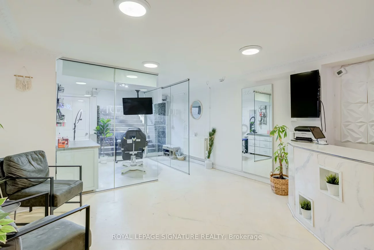 1116, College, Dufferin Grove, Toronto