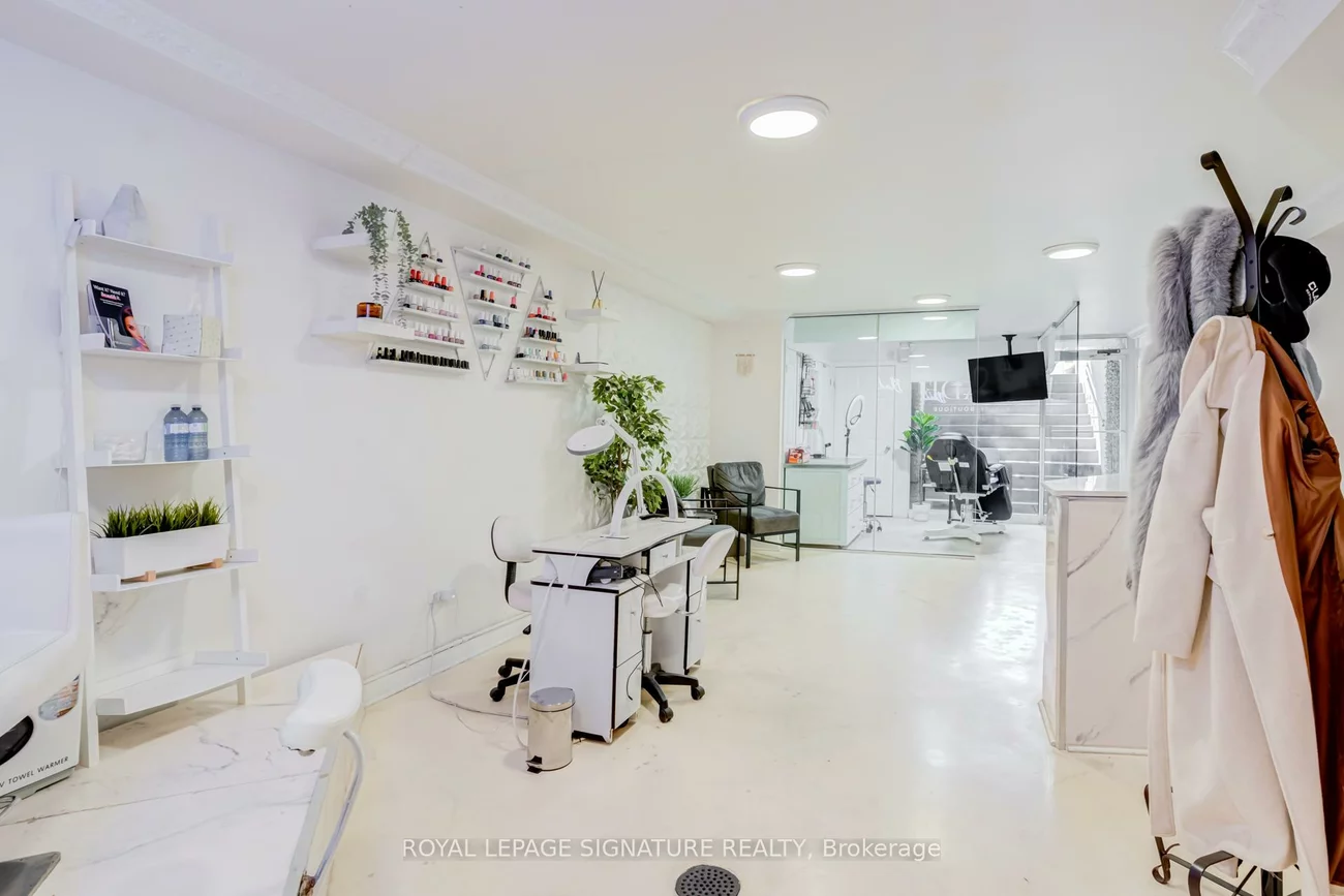1116, College, Dufferin Grove, Toronto