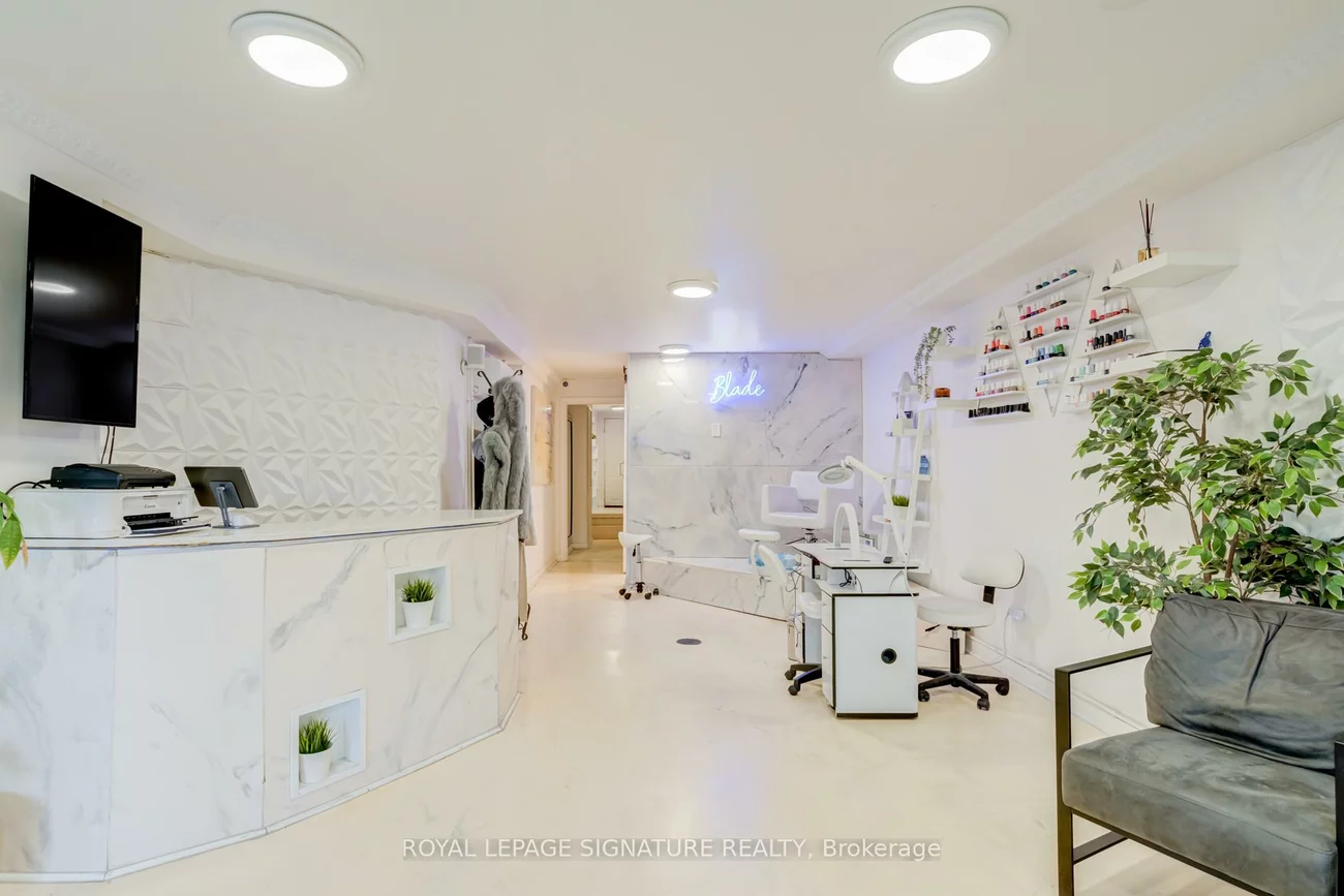 1116, College, Dufferin Grove, Toronto