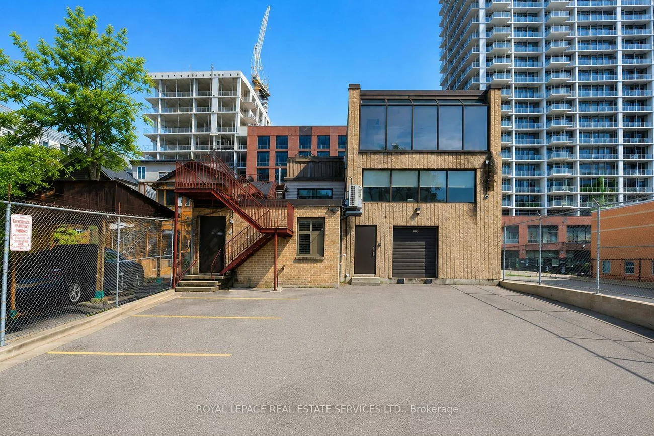 388, Parliament, Moss Park, Toronto