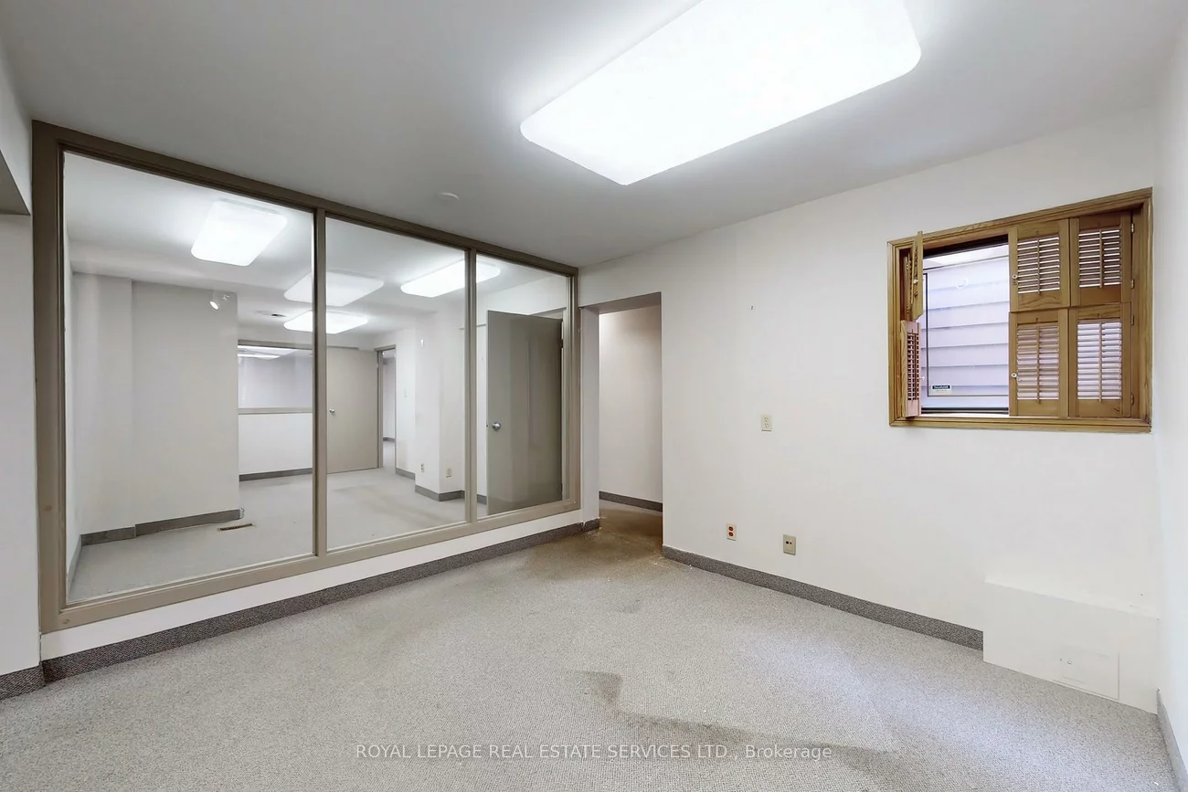 388, Parliament, Moss Park, Toronto