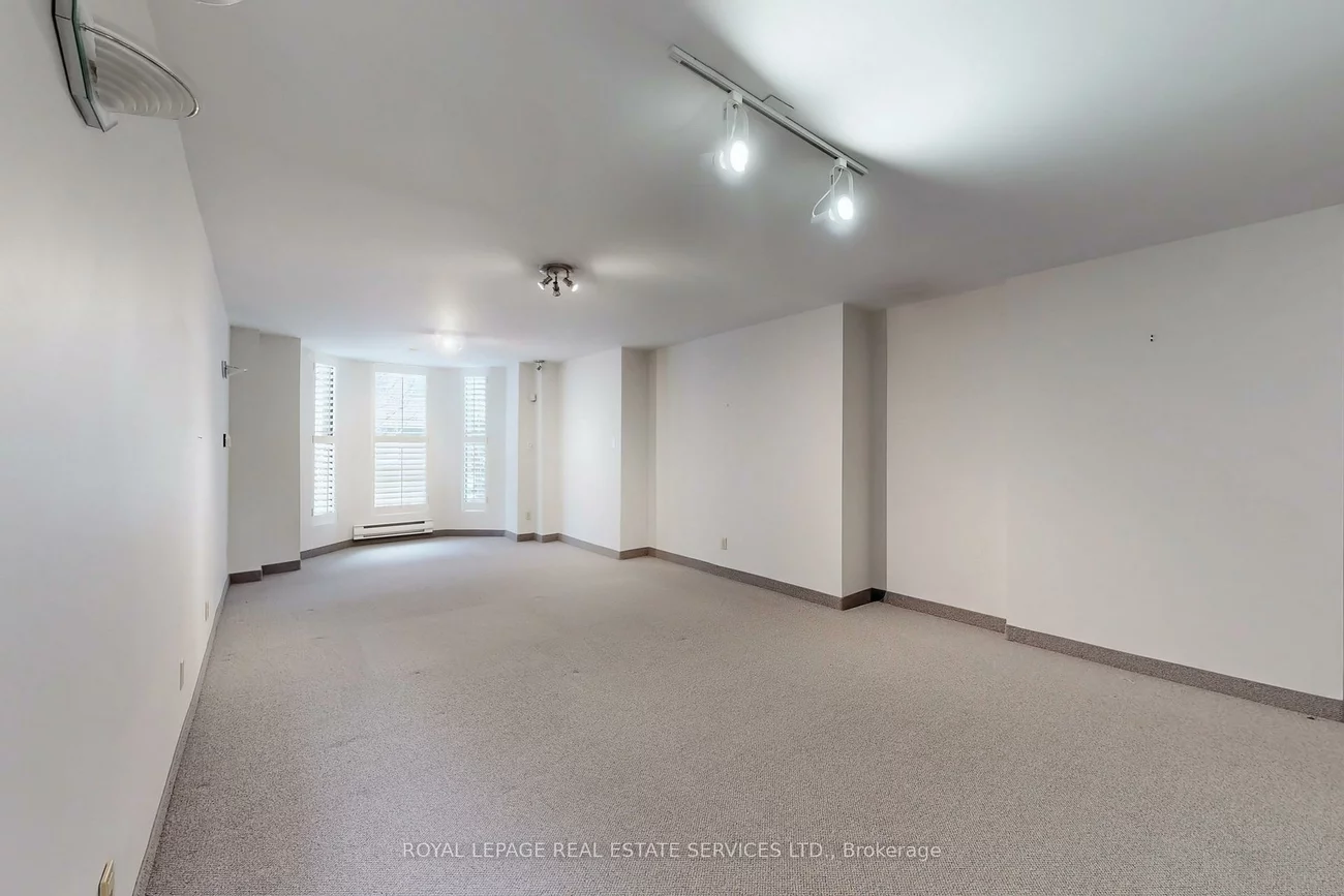 388, Parliament, Moss Park, Toronto
