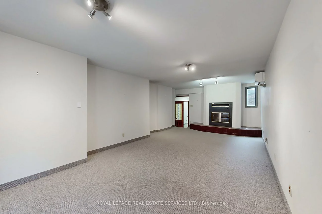 388, Parliament, Moss Park, Toronto