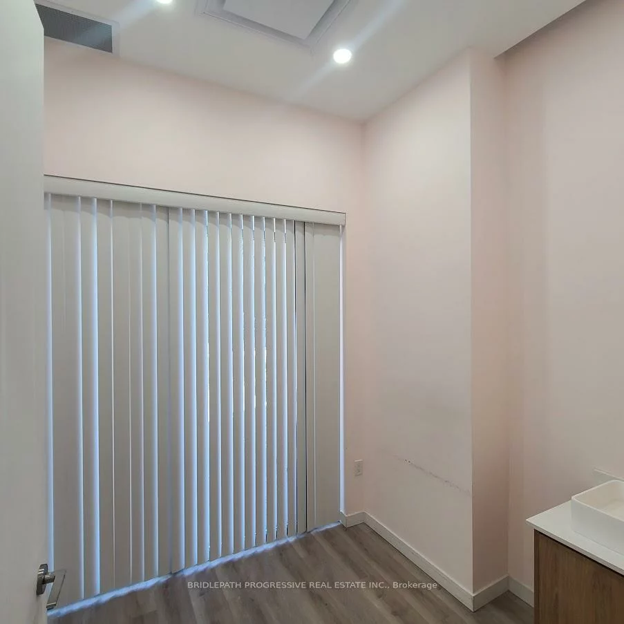 650, Sheppard, Bayview Village, Toronto